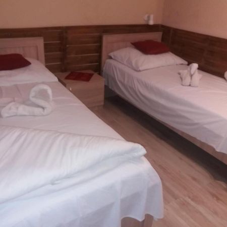 Abszolut Hotel Es Panzio Nyírbátor Εξωτερικό φωτογραφία