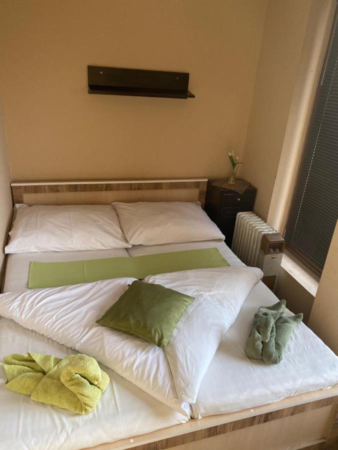 Abszolut Hotel Es Panzio Nyírbátor Εξωτερικό φωτογραφία