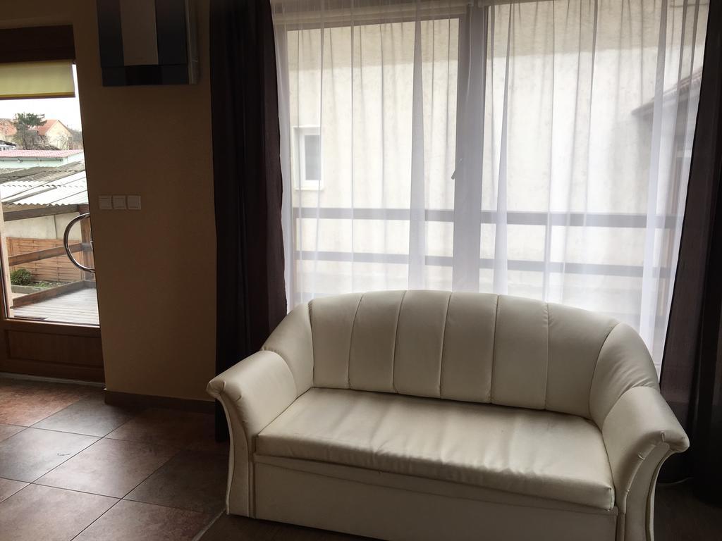 Abszolut Hotel Es Panzio Nyírbátor Εξωτερικό φωτογραφία